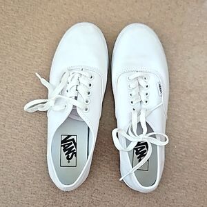 Van's True White Shoe